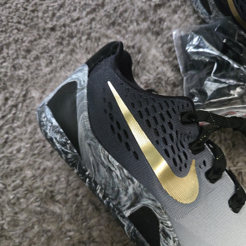 Nike Kobe 9 IX Low EM GS 7Y Mambacita Black Met Gold White 012026 - Picture 3 of 10